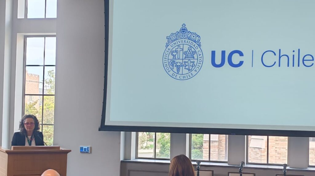 María Elena Boisier exponiendo durante el el panel Supporting Global Research Collaborations: Building Institutional Capacity.